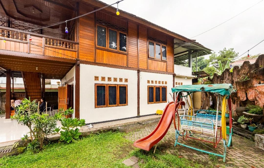 Villa Anjung Balak Чісаруа Екстер'єр фото